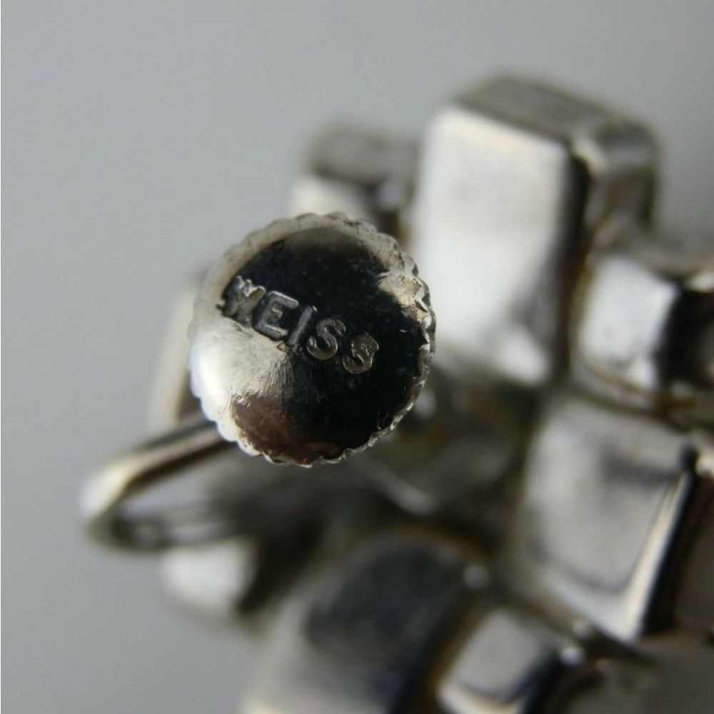 Vintage Weiss Rhinestone Screw Back Earrings - Picture 4 of 4